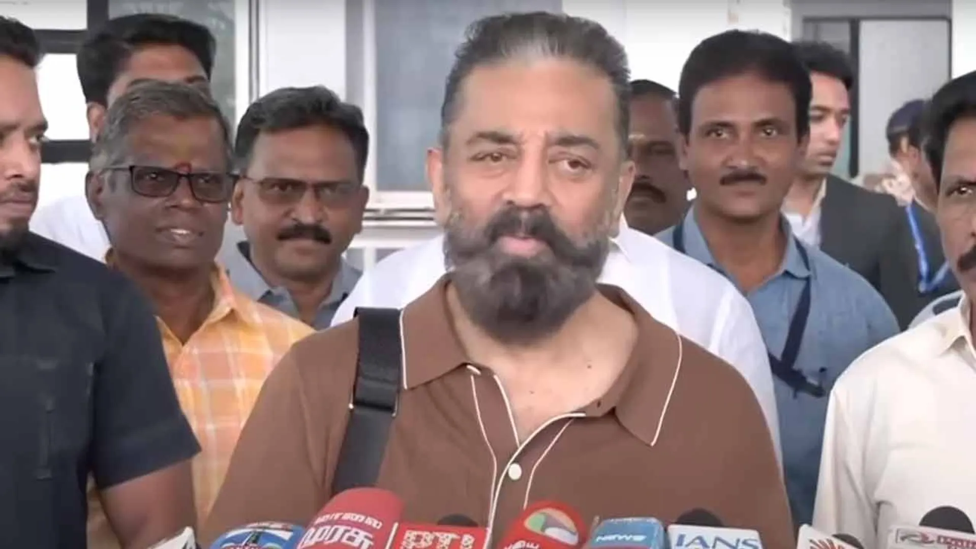 kamal-pm-che-airport