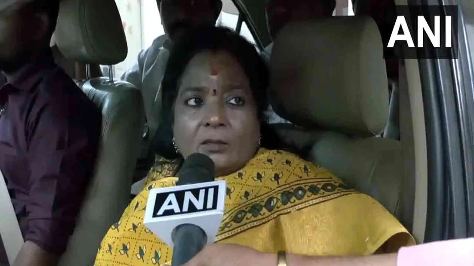 tamilisai-soundararajan-ani-mic
