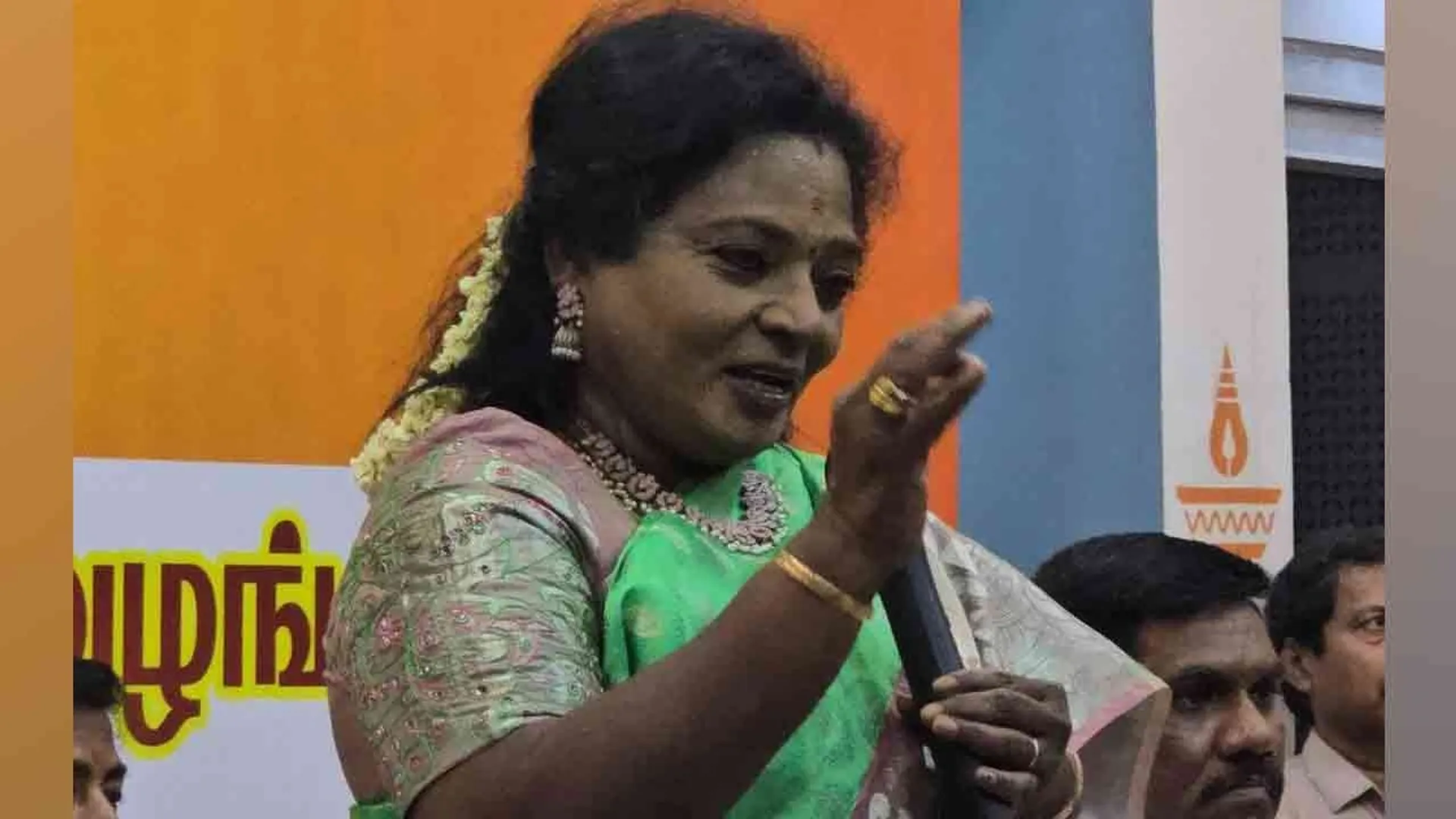 tamilisai-soundararajan-mic