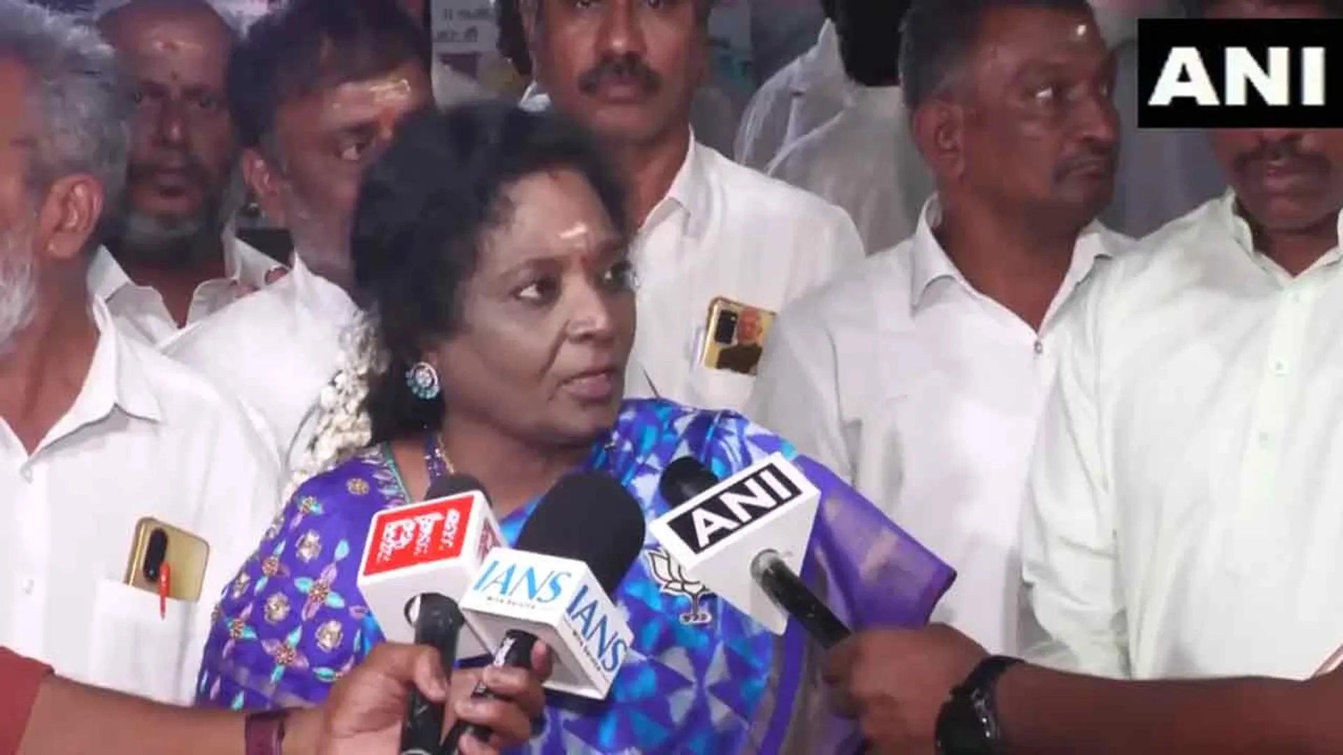 tamilisai-soundararajan-ani-mic-1