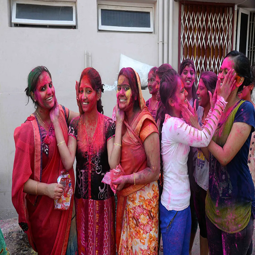 holi