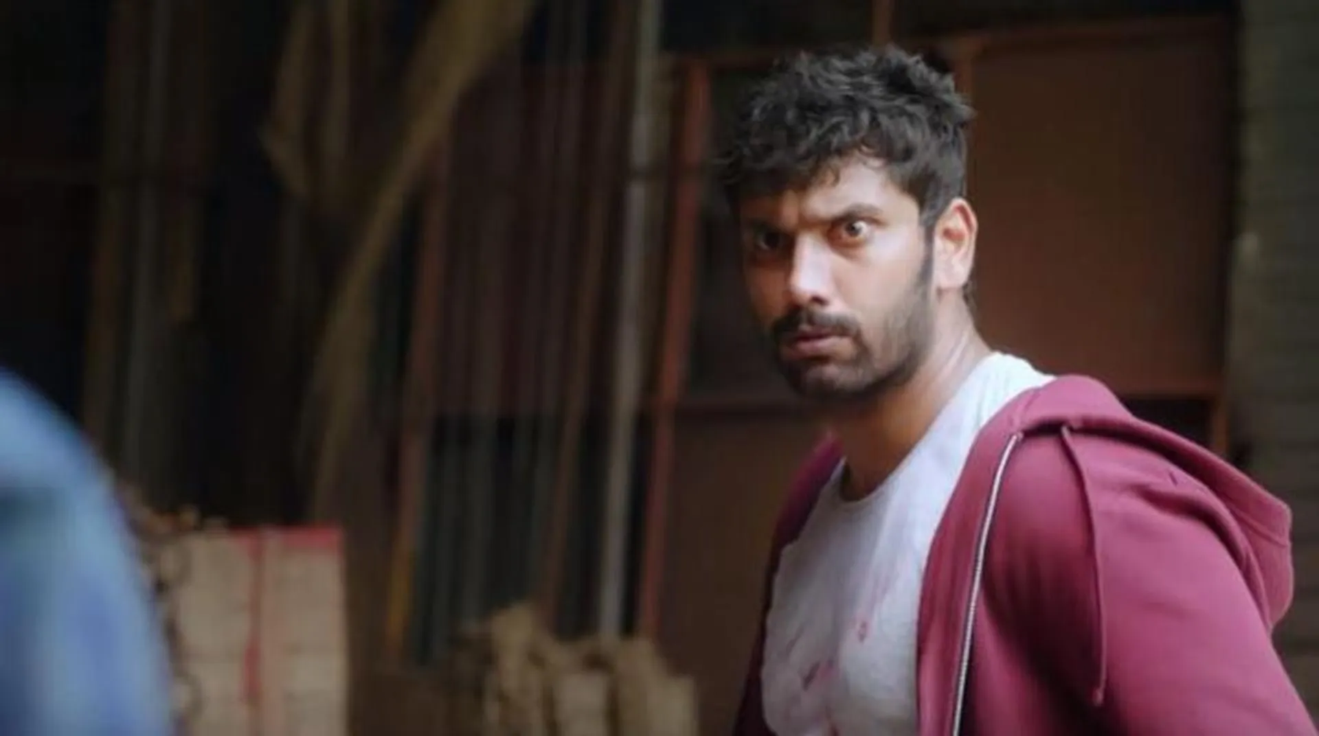 iravukku aayiram kangal