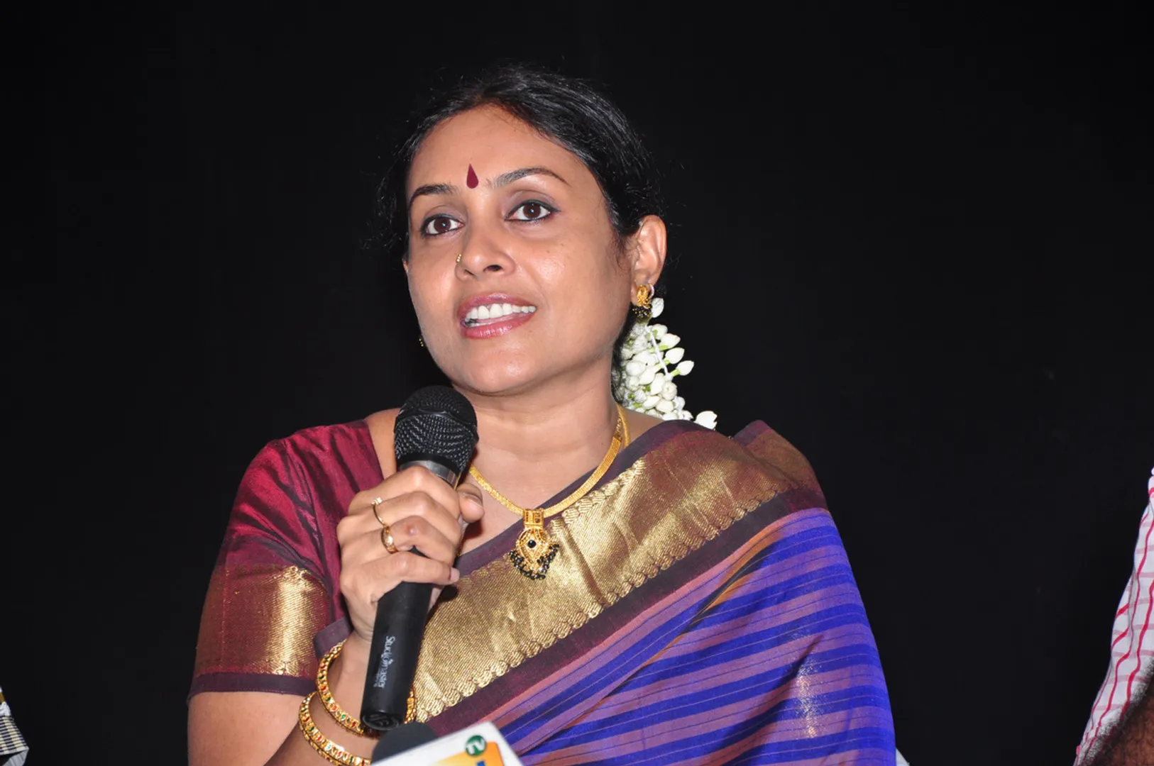 saranya ponavannan