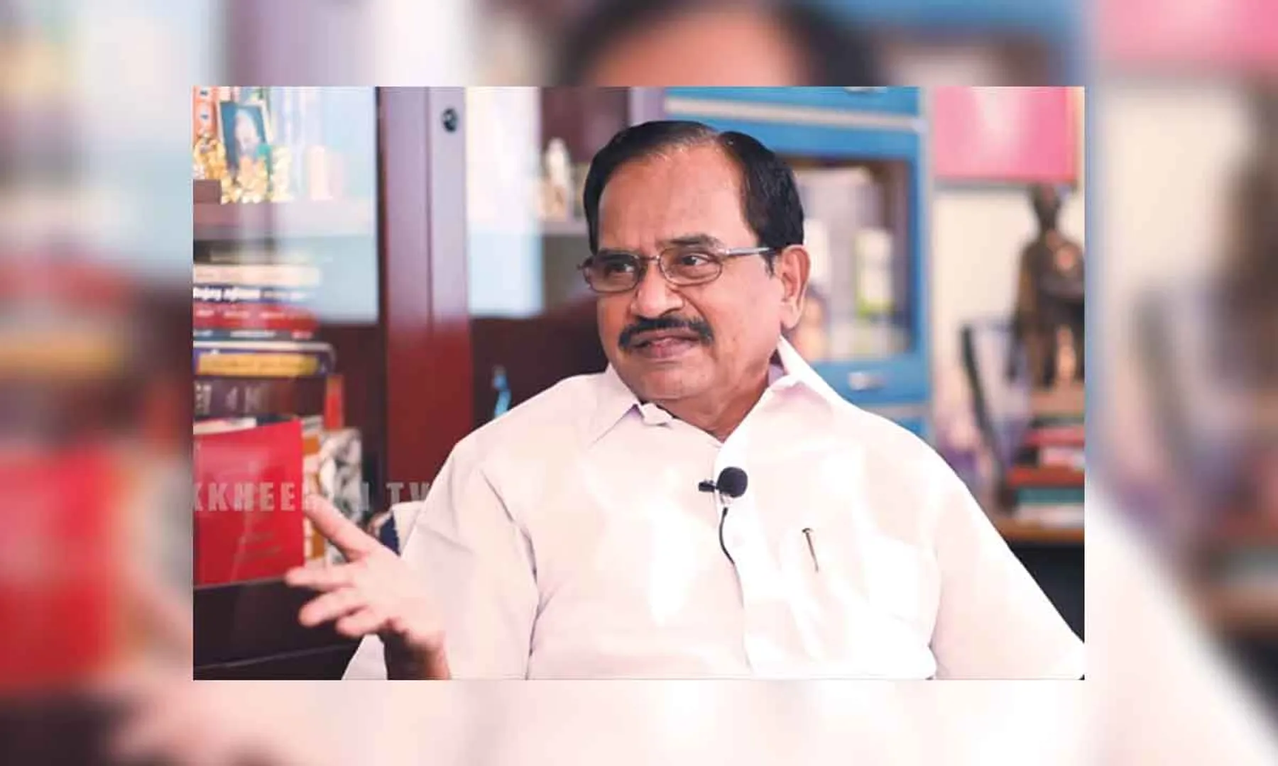 tamilaruvi maniyan