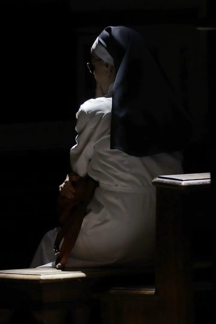 NUN