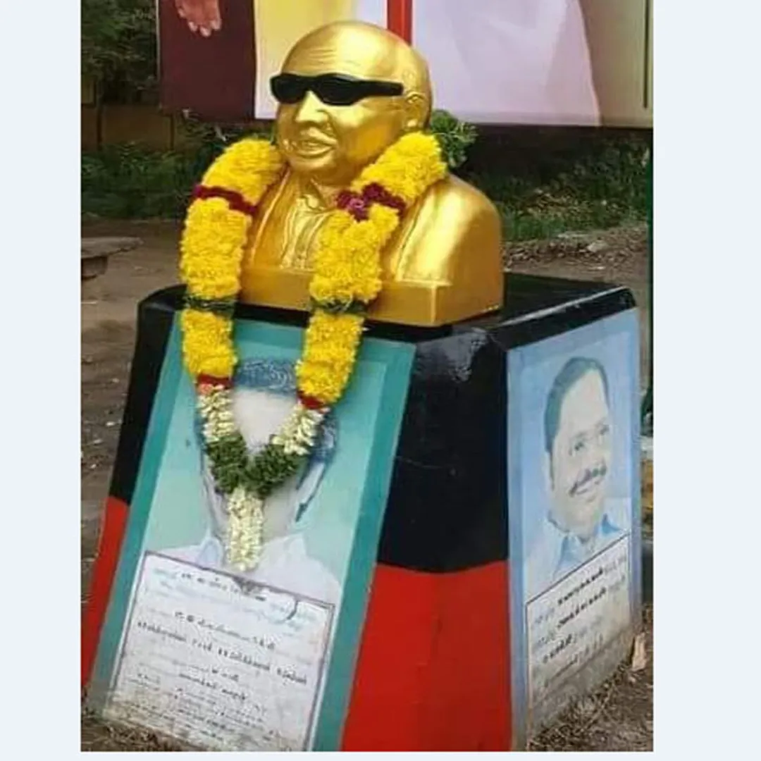 kalaingar statue