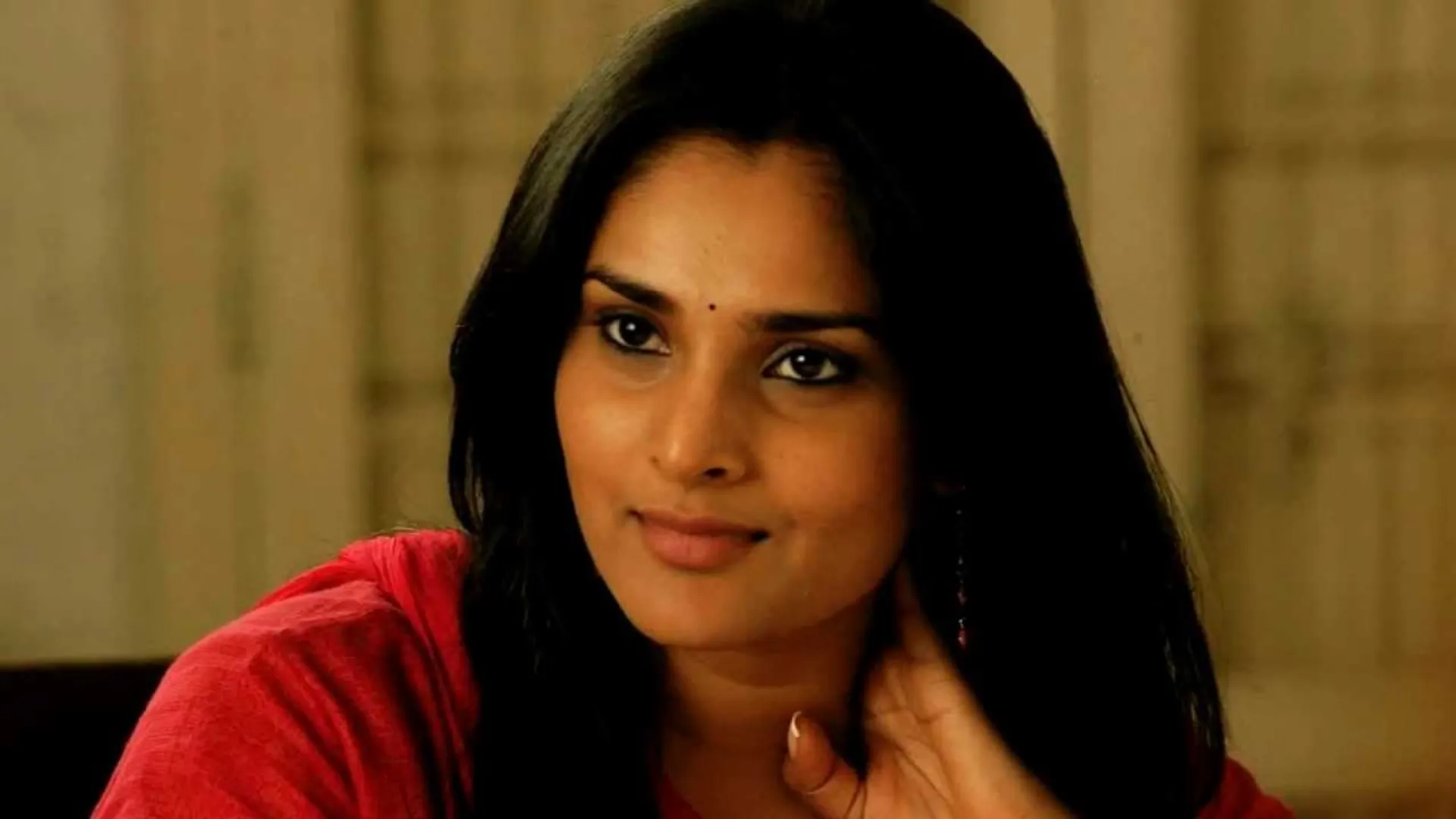 divya sapdana