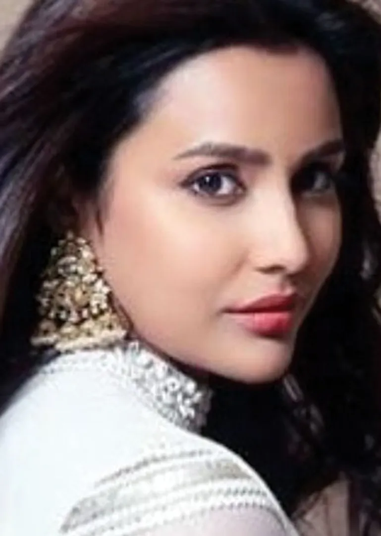 /idhalgal/cinikkuttu/no-marriage-priya-anand