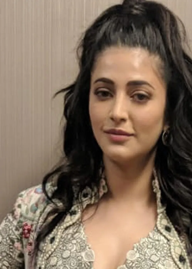 /idhalgal/cinikkuttu/women-cinema-sruthi-hassan