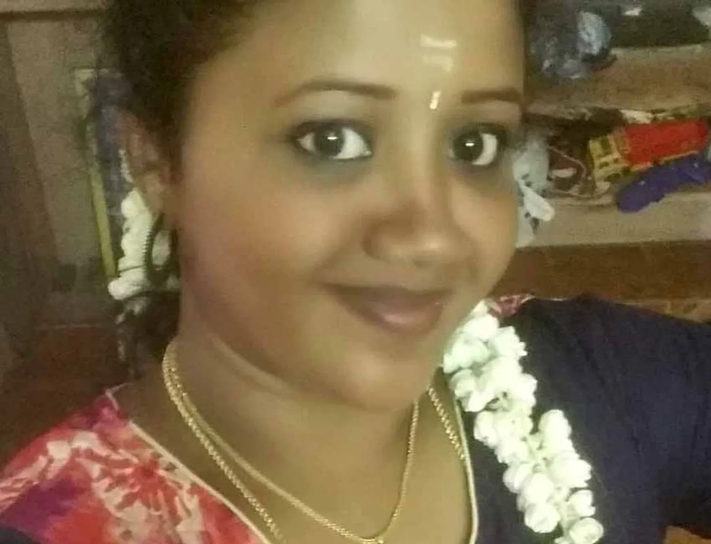 Abirami may have been thinking for a minute ... !!!
