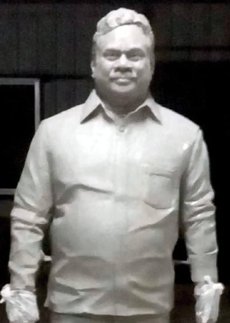 gurustatue
