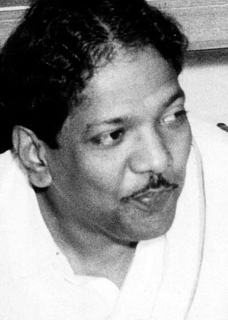 /idhalgal/eniya-utayam/kalaingar-fighter