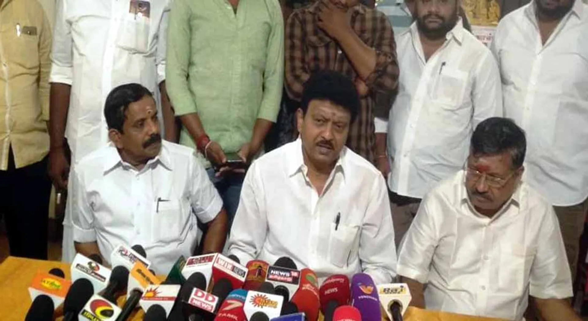  The first mistake made by Sasikala was the appointment of Dinakaran !! - Divakaran