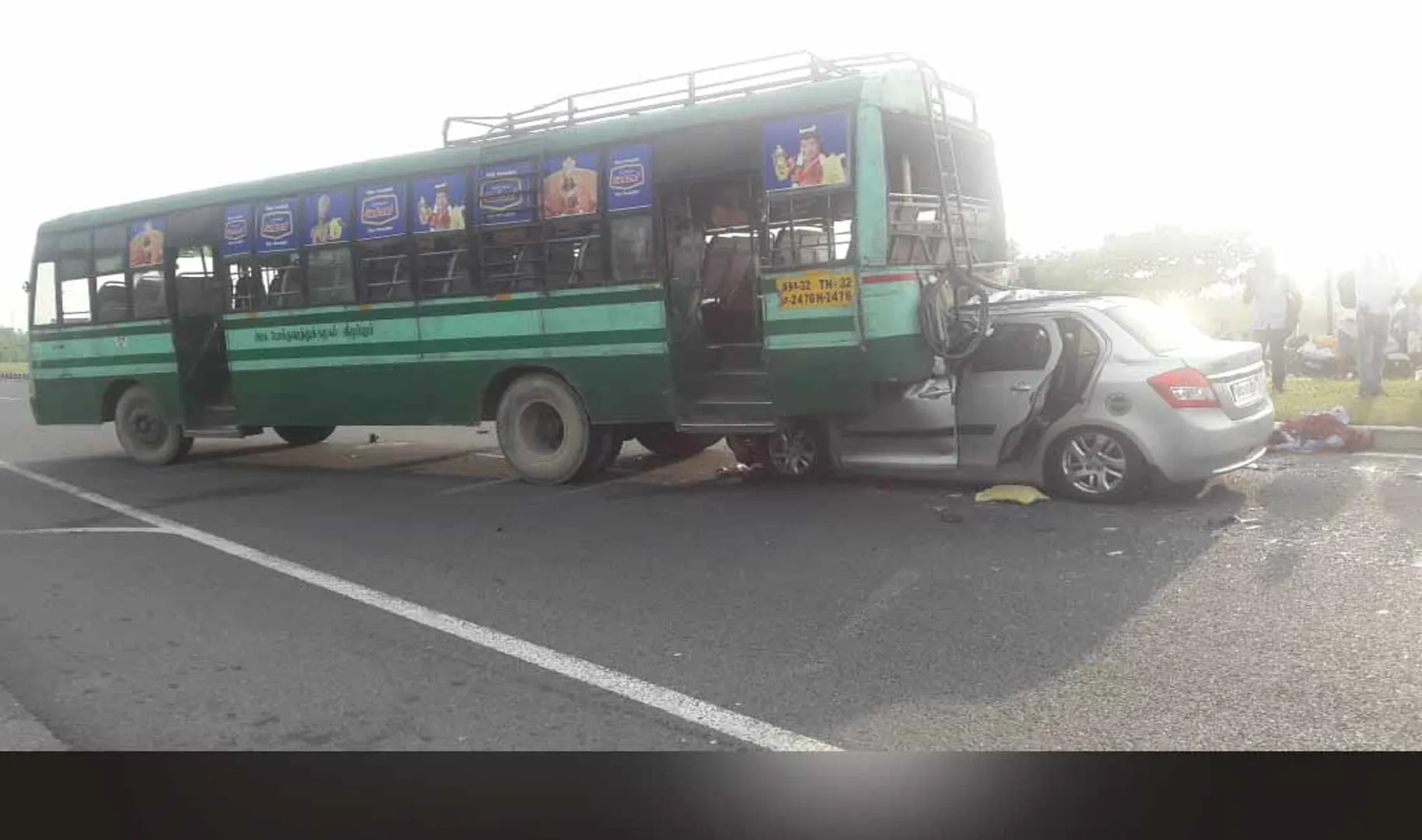 Government bus - car accident: Minister's assistant death