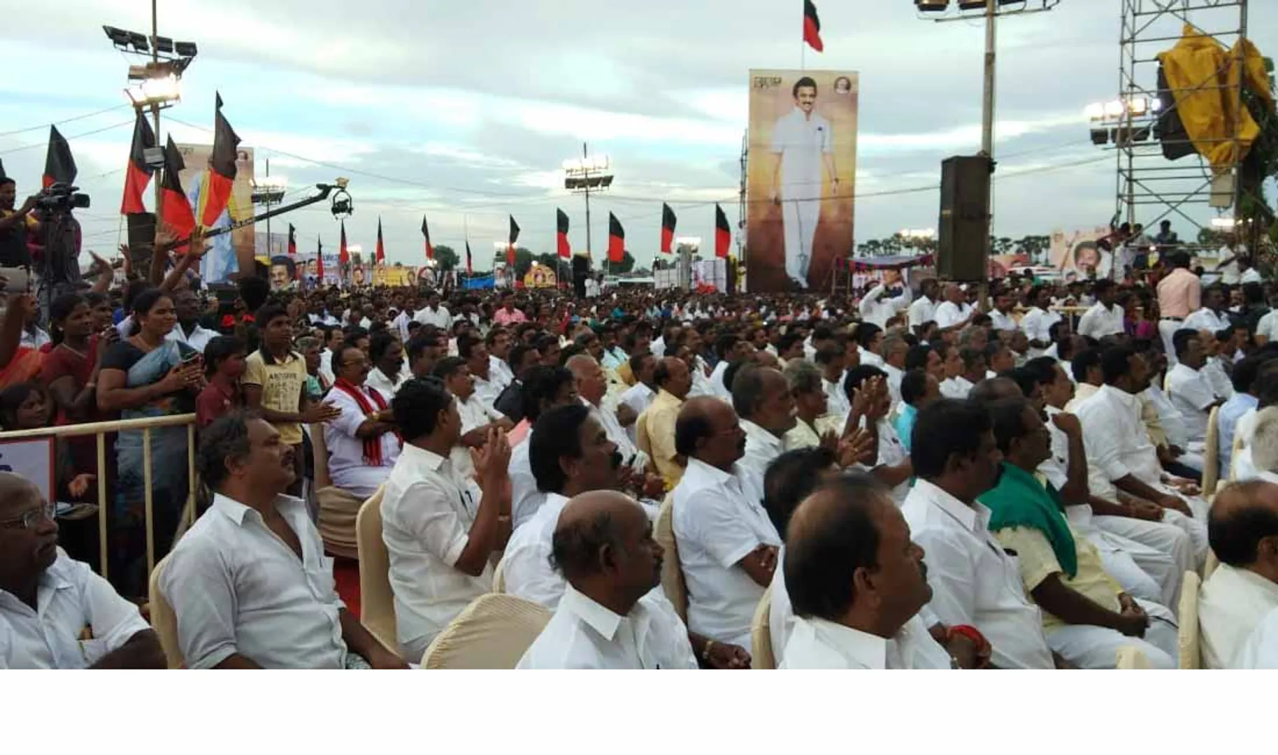Public meeting Condemned federal and state governments