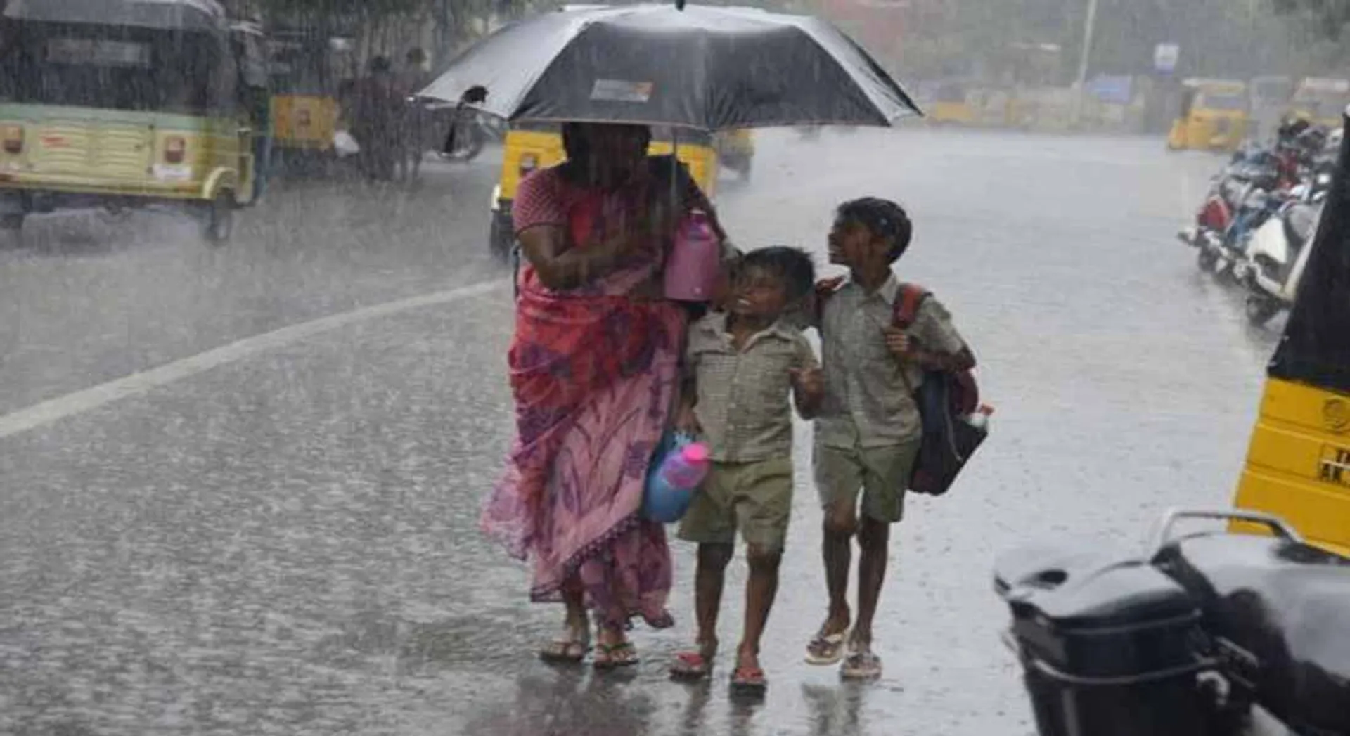  Alert rains for seven districts