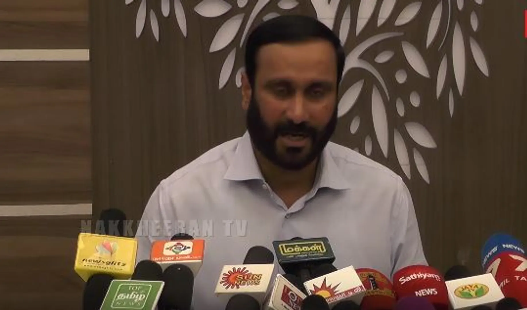  Anbumani 