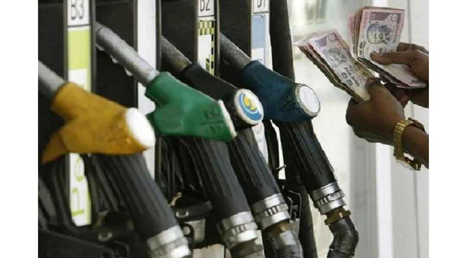  Petrol, diesel prices decline
