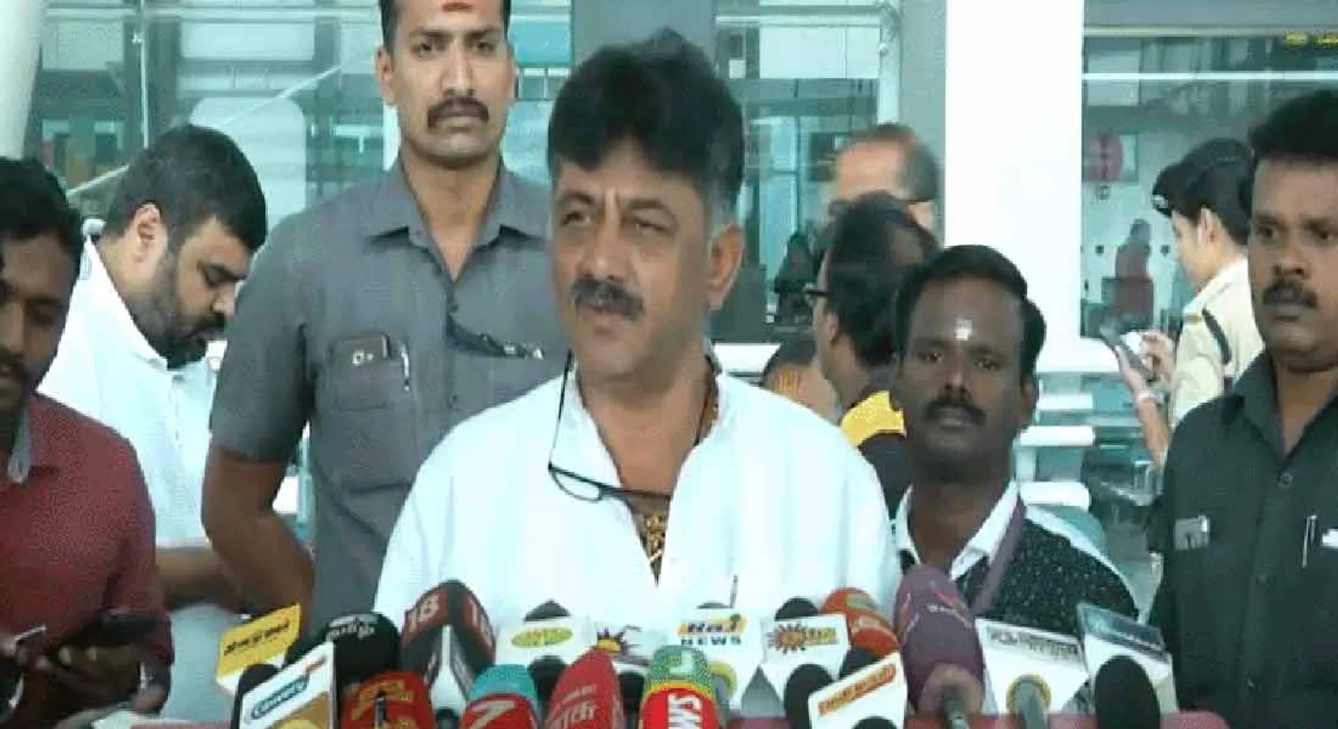  Karnataka minister Sivakumar!