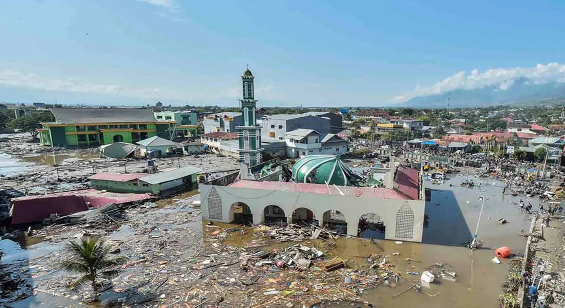 Tsunami in Indonesia; Death toll rises to 62