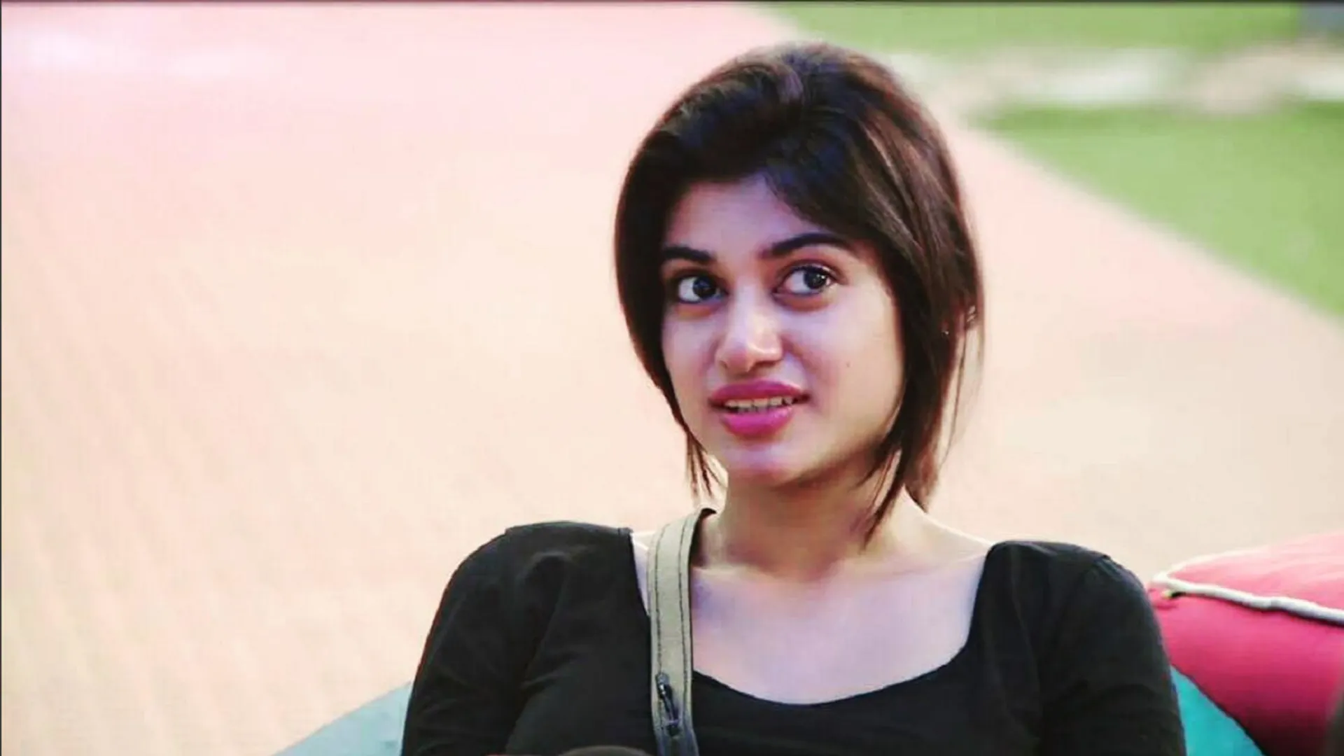 oviya
