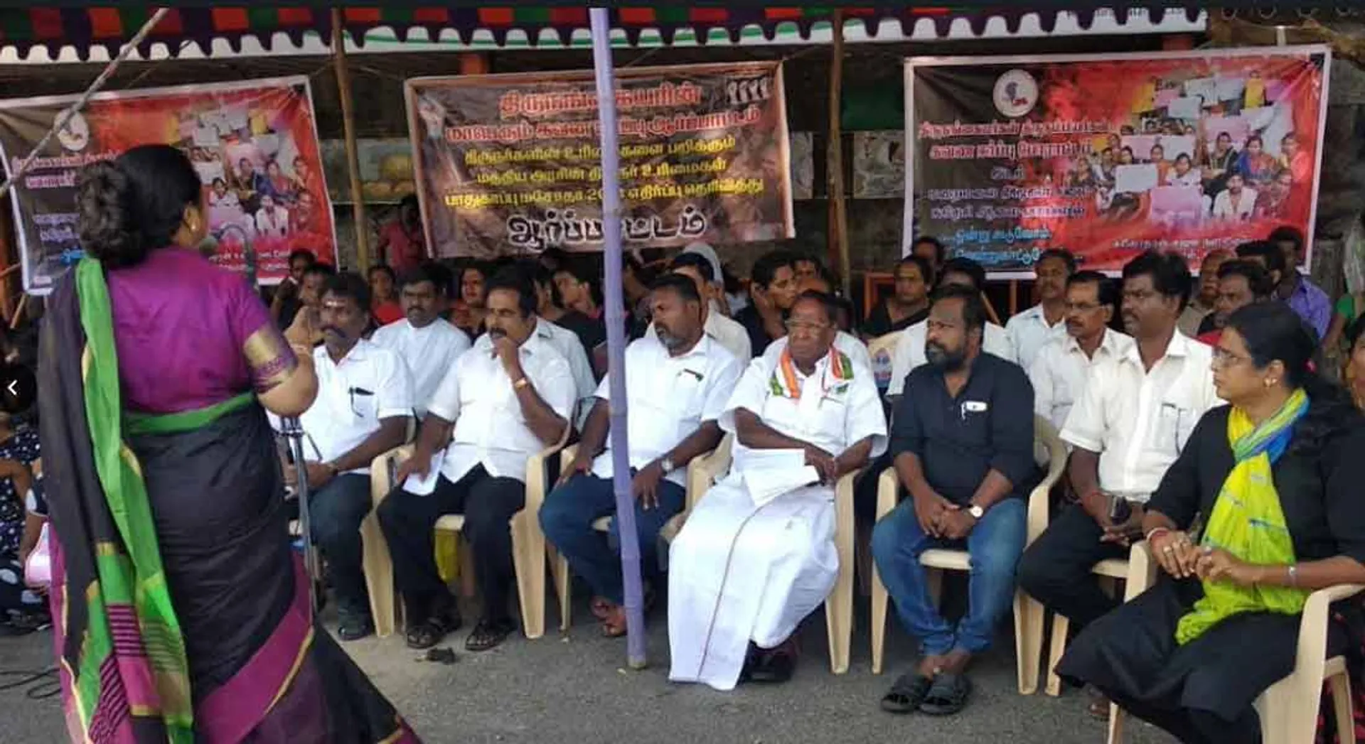 Transgender demonstration! Suicide threat