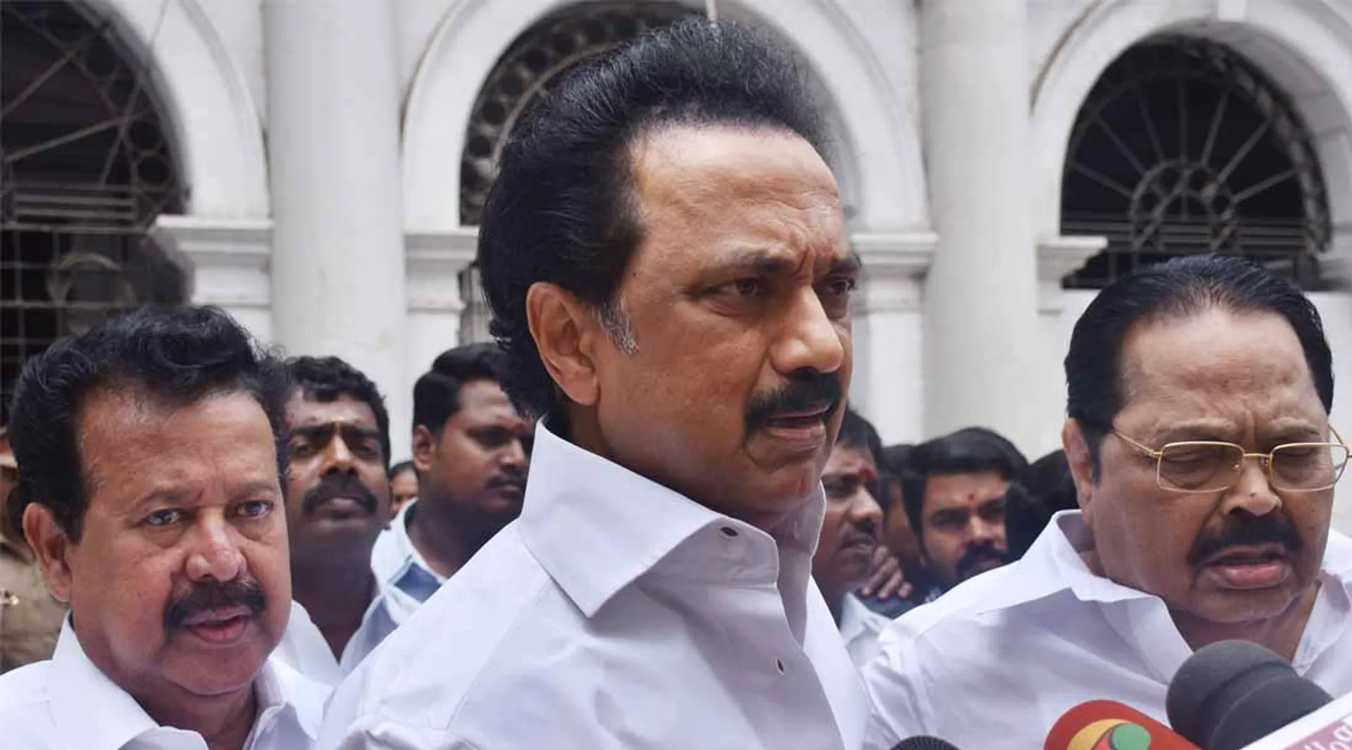 DMK  
