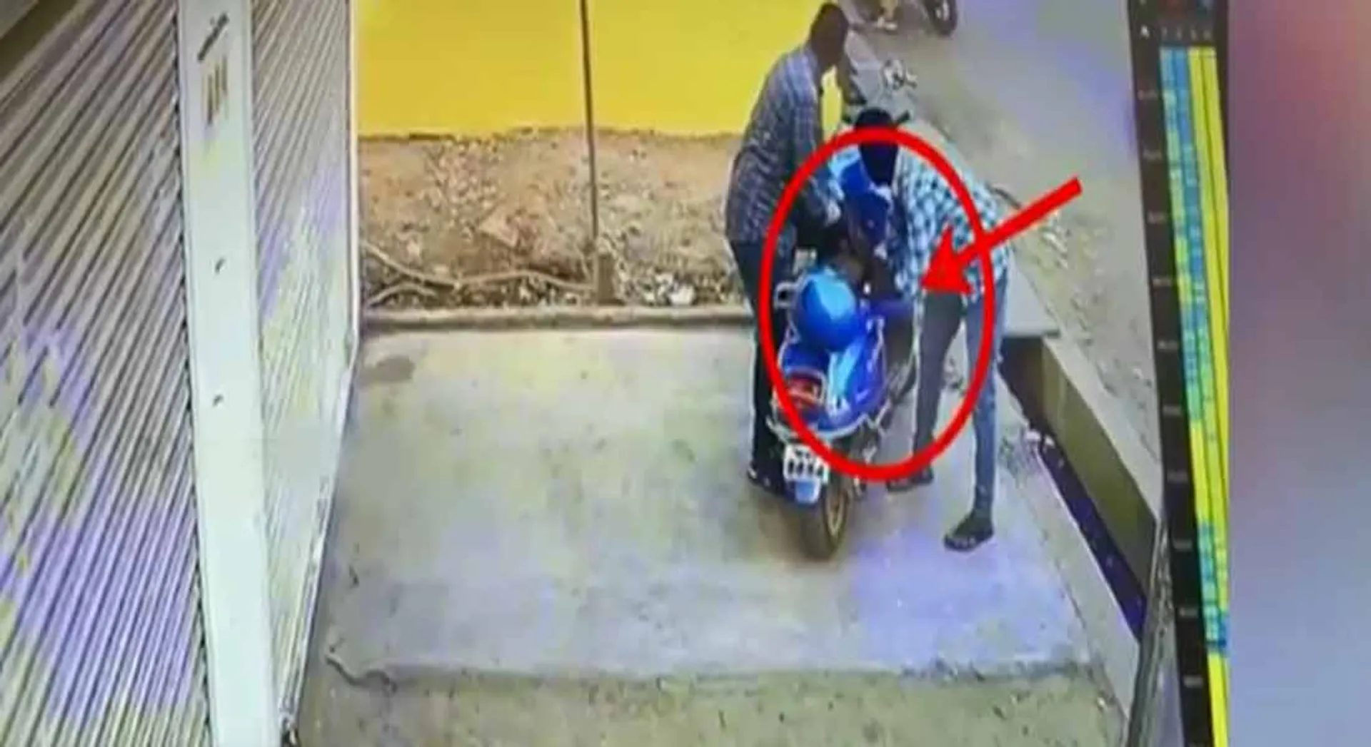  4 lakhs theft;police investigation 