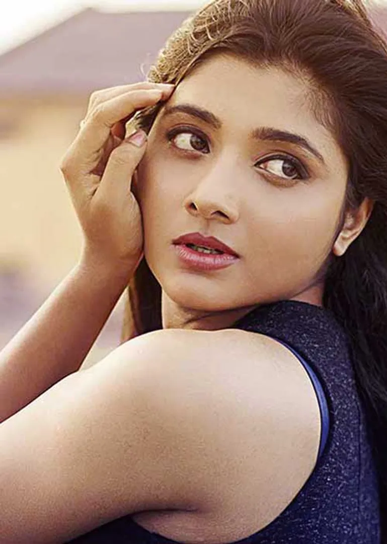 /idhalgal/cinikkuttu/actress-running-husband-actor-screaming