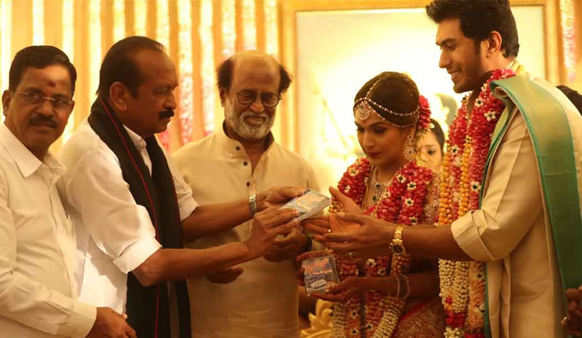 vaiko gift - soundarya rajinikanth marriage