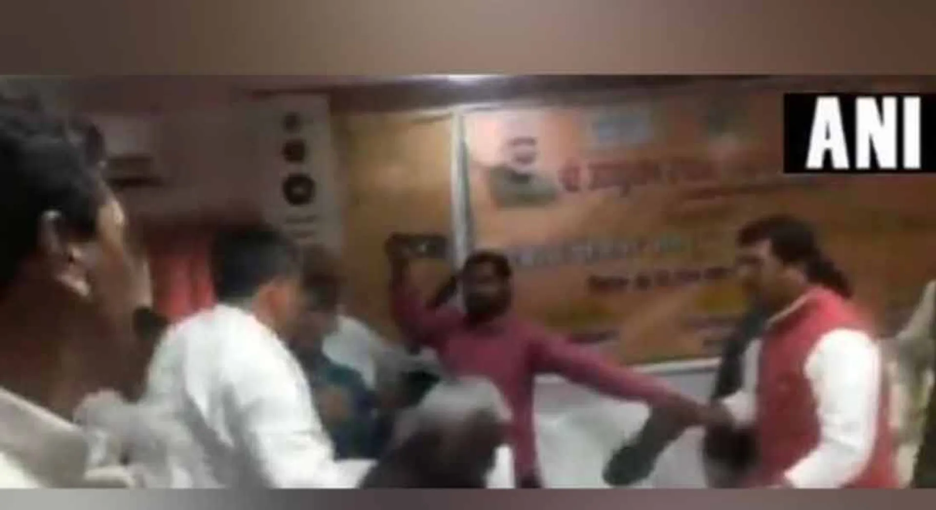 BJP MP ATTACKED BY BJP MLA VIA SLIPPER..VIRAL VIDEO