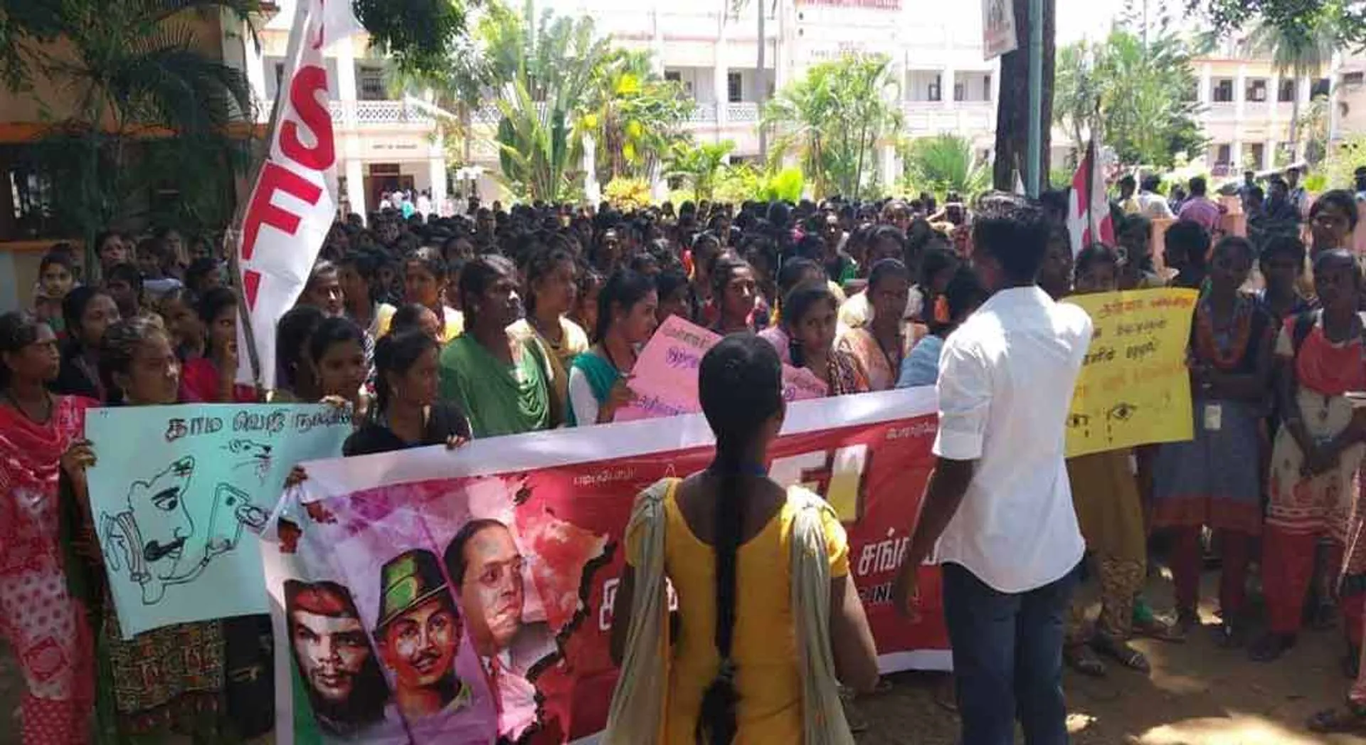 pollachi sexual abuse case; college students protest 