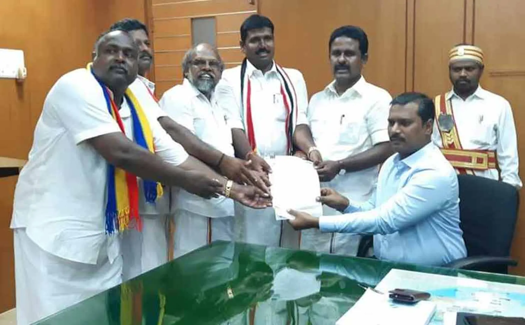 admk candidate saravanan  in election campaign 