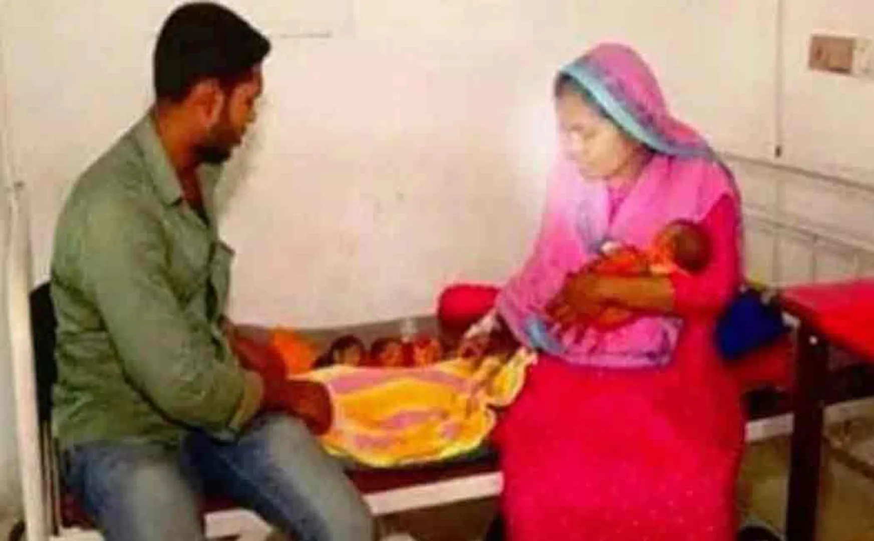 bangladeshi woman gives birth to twins after 26 days of first delivery