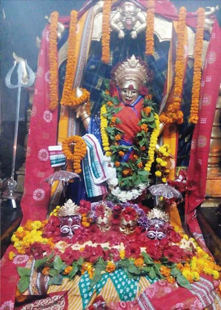 /idhalgal/om/tara-peeta-tara-taruni