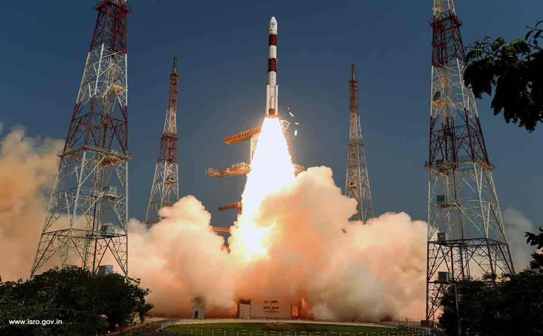 isro succesfully launched emisat by pslvc45