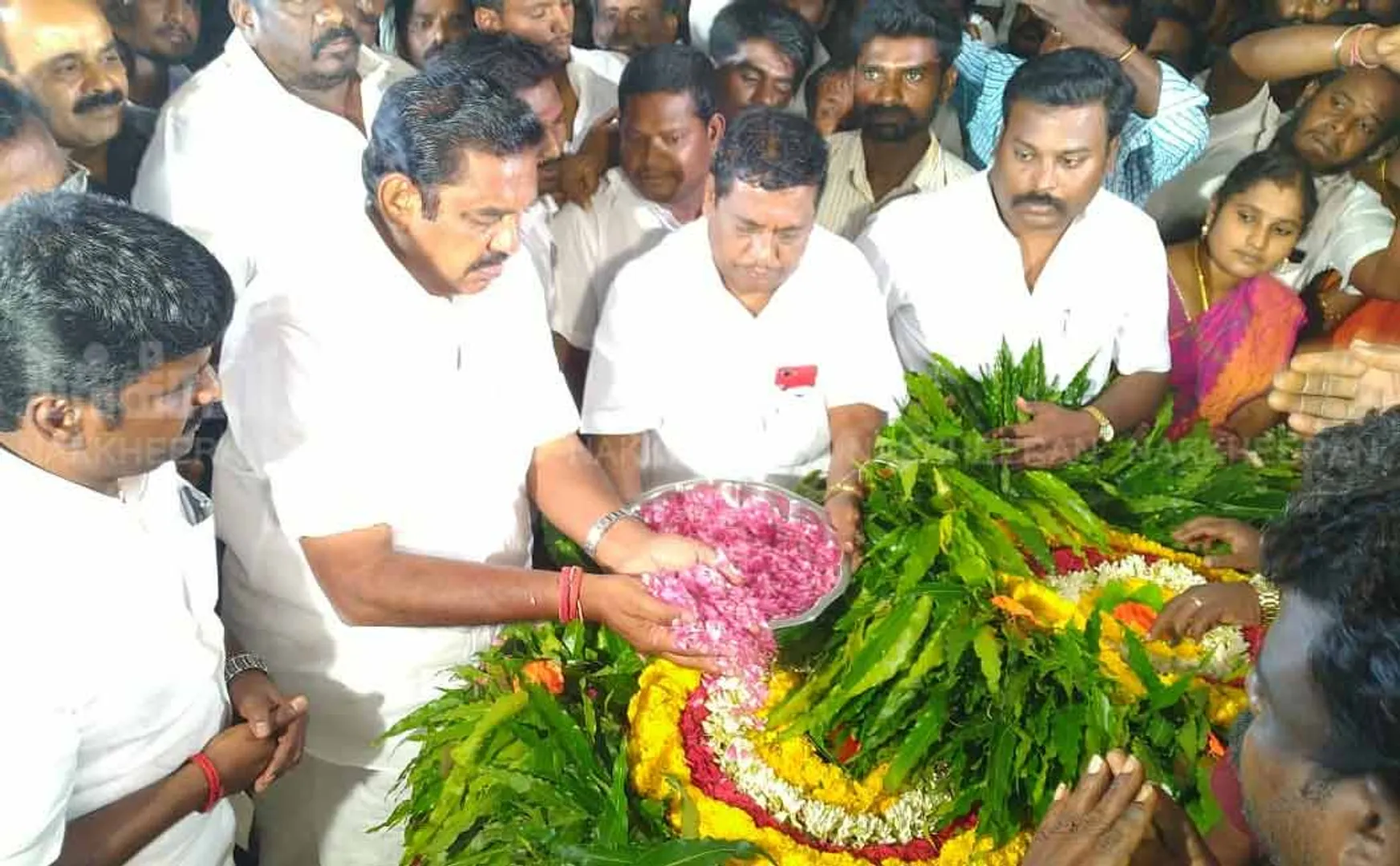 edappadi palanisamy paid tribute Venkatasalam memorial 