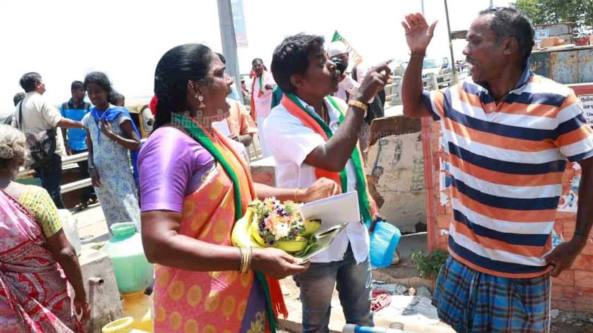 BJP campaign - People argue