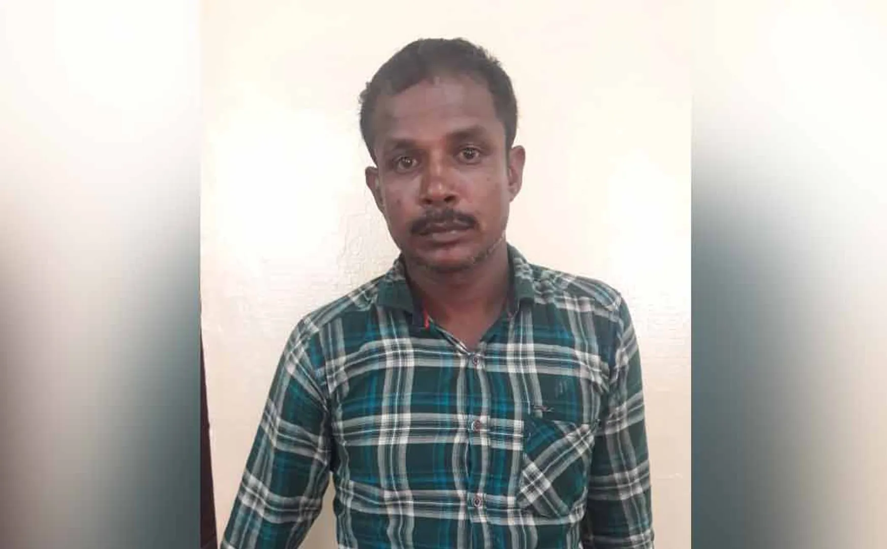 Cannibal salesmen arrested 