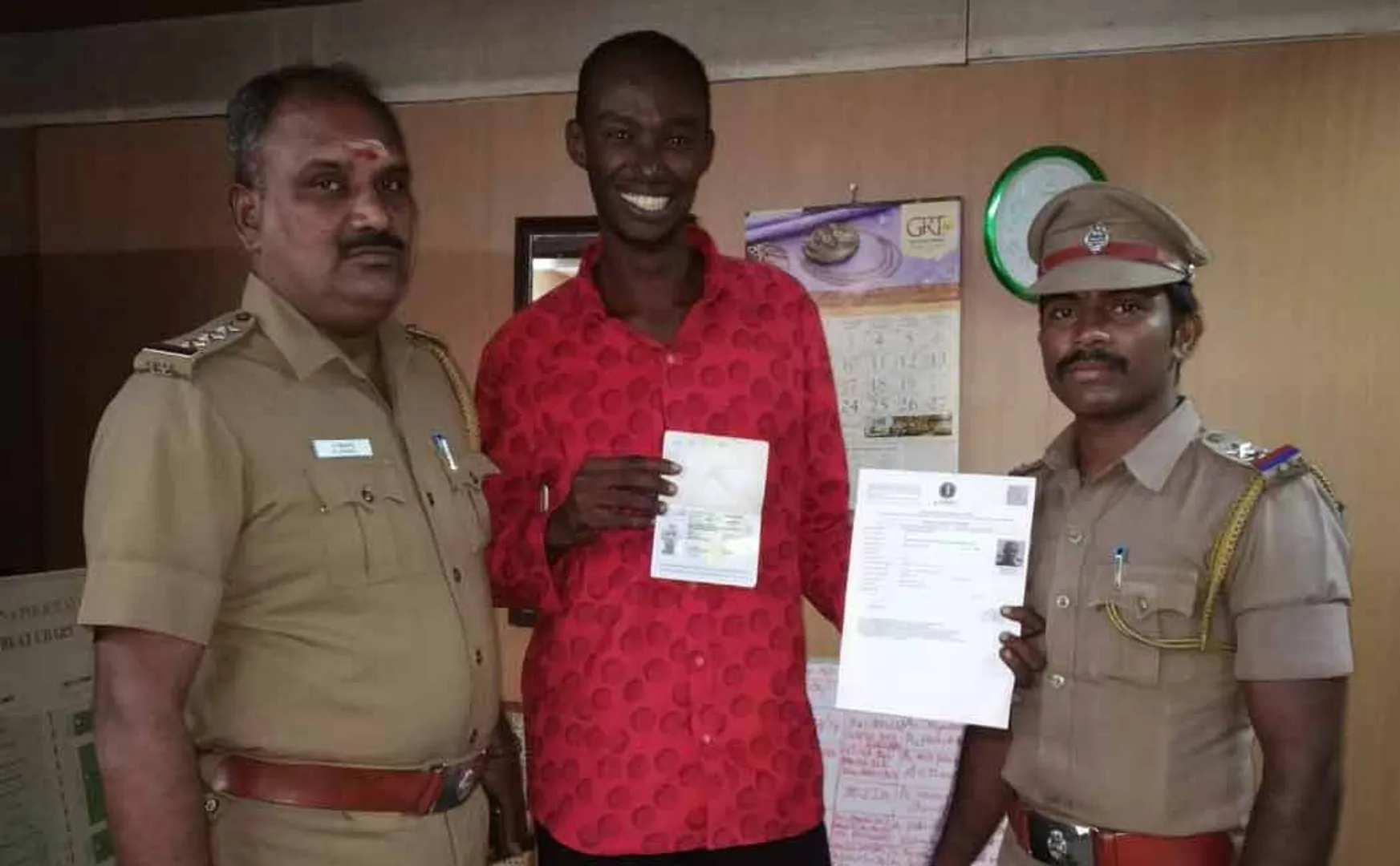Chennai Police Commissioner helped mohamad mustafa to return his native place