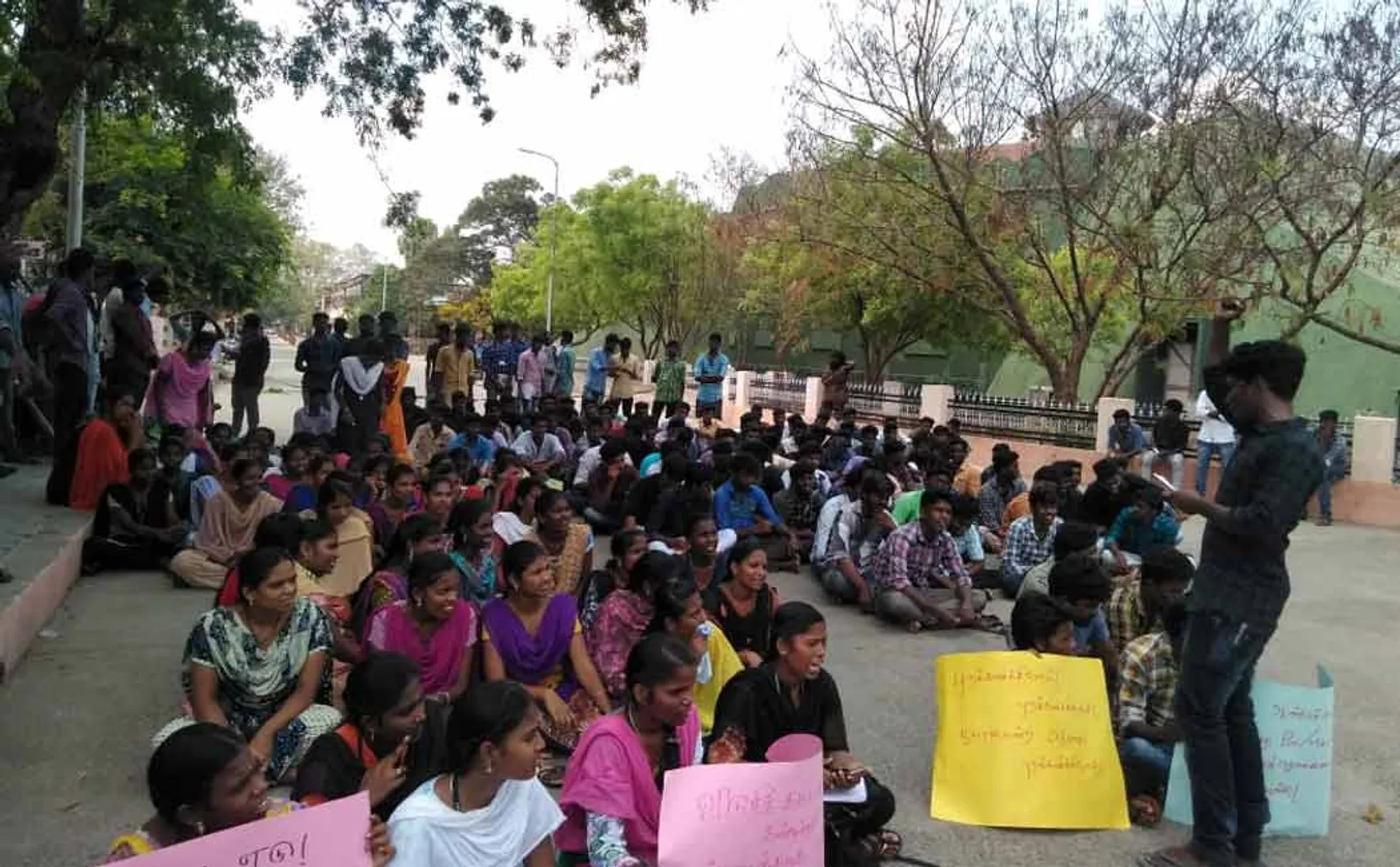 annamalai university students protest 