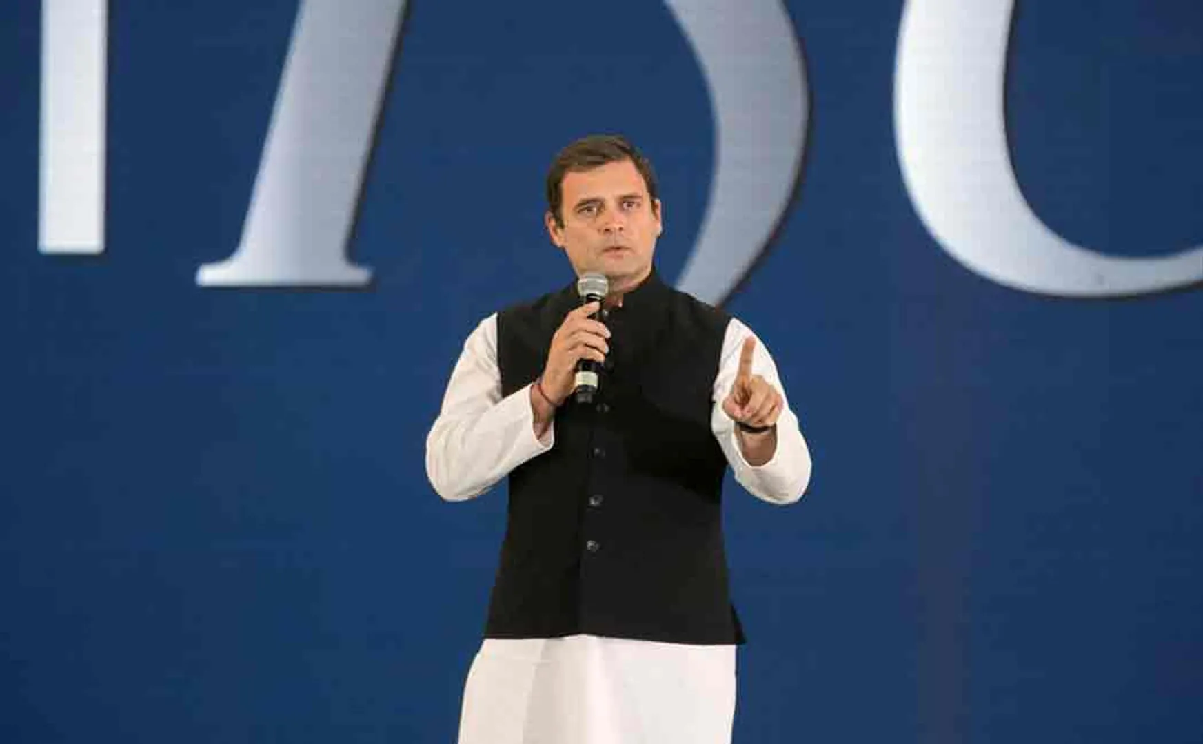 rahul gandhi gives topic to modi for debate