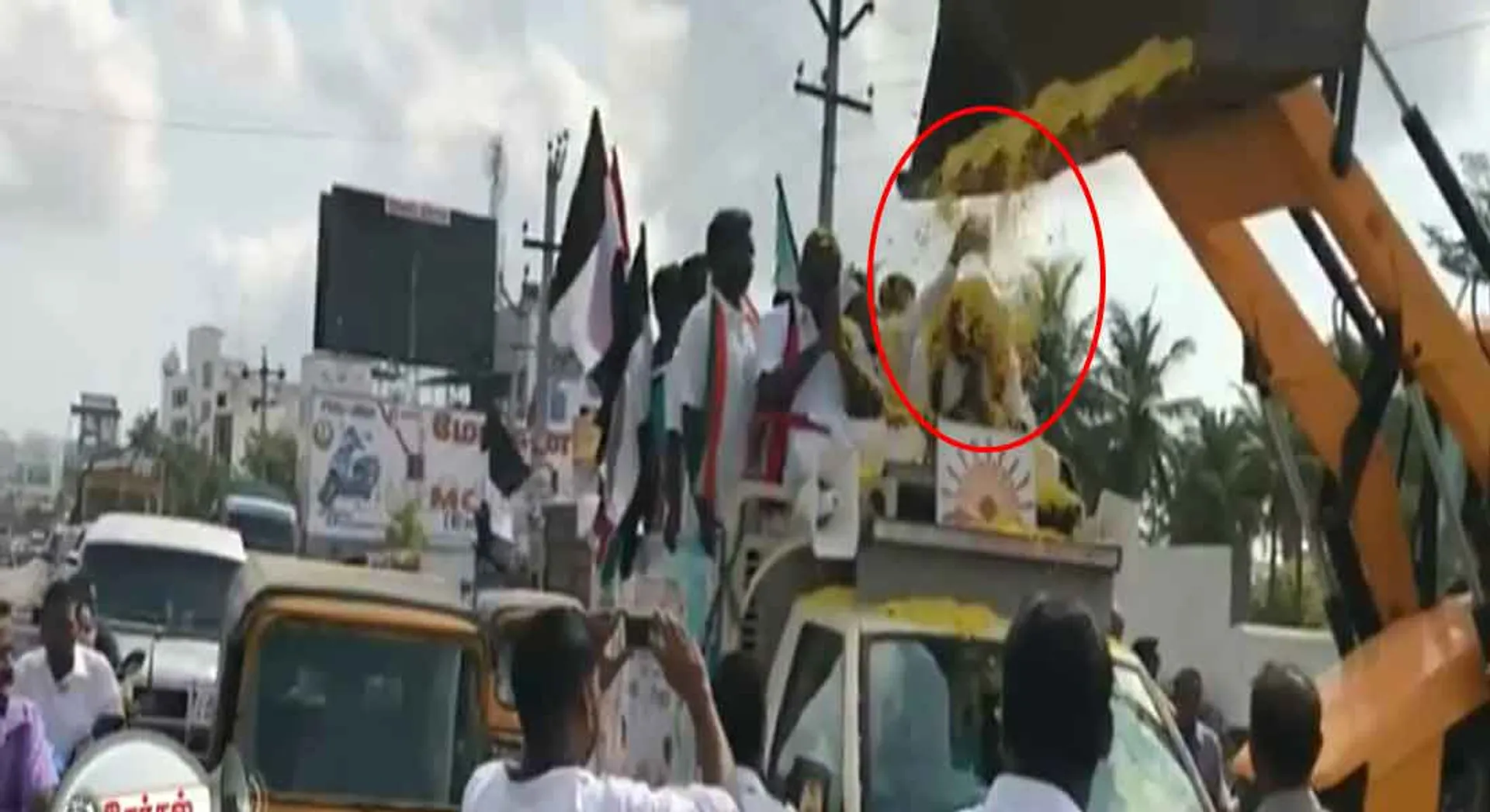 different welcome for dmk candidate:candidates in fear