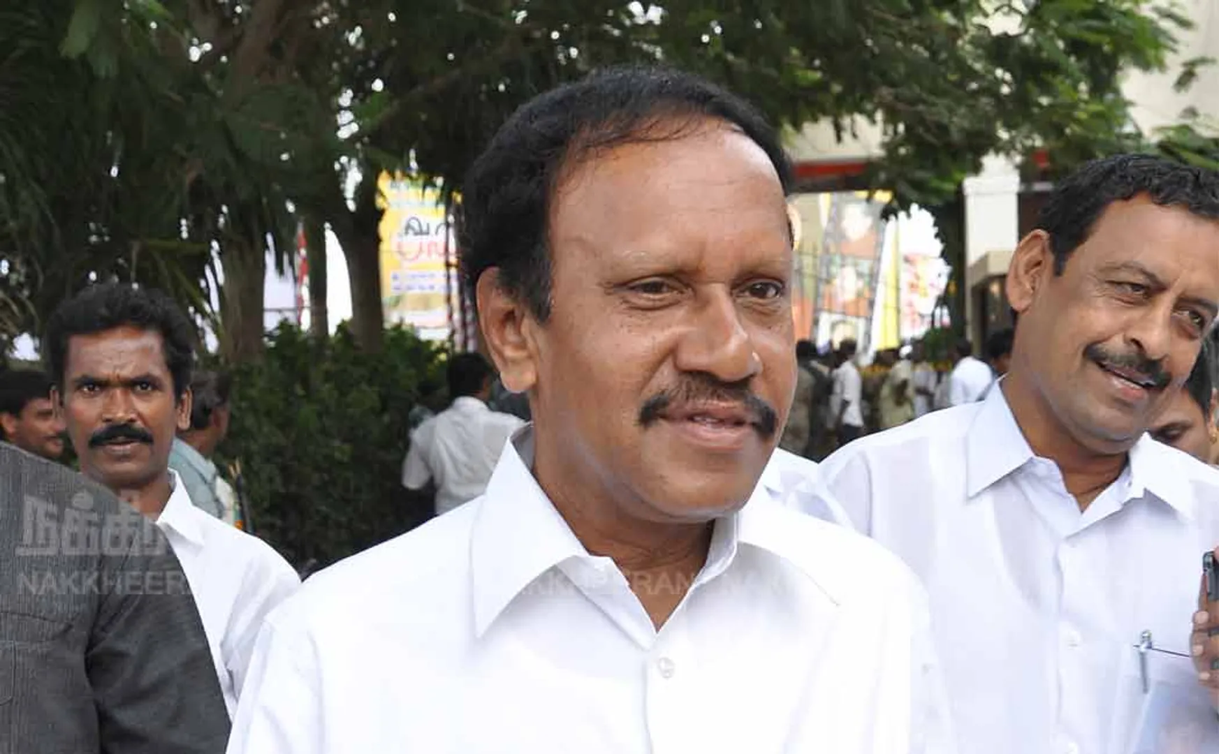 IT raid thambidurai's supporters place 