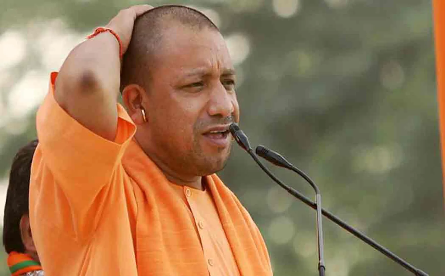 election commission ban mayawati and yogi aadityanath from campaigning
