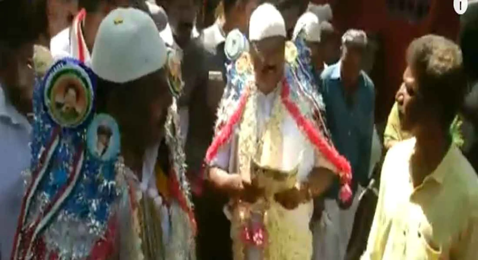 Minister Jayakumar voting collection