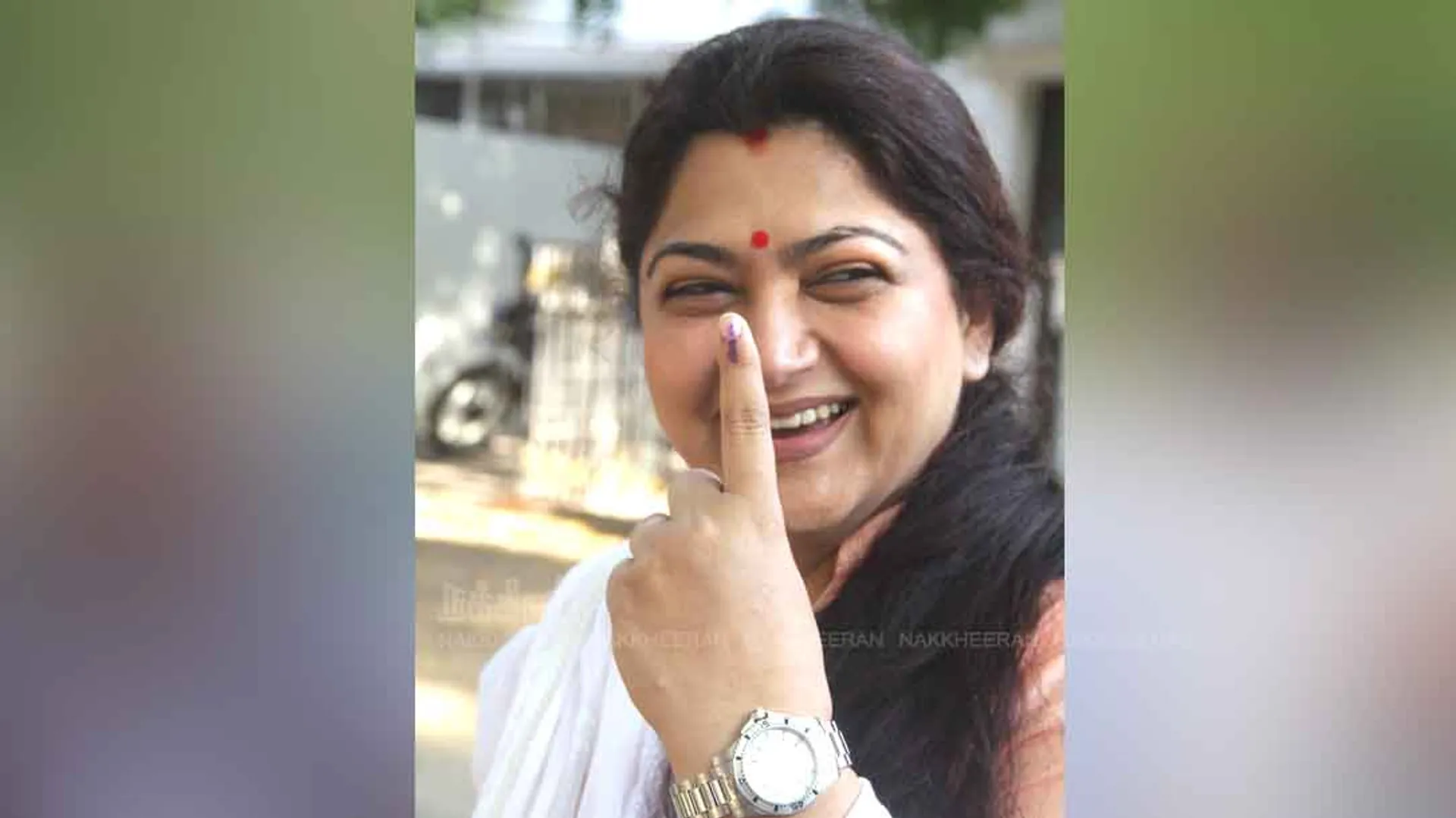 Actress Kushboo voted chennai