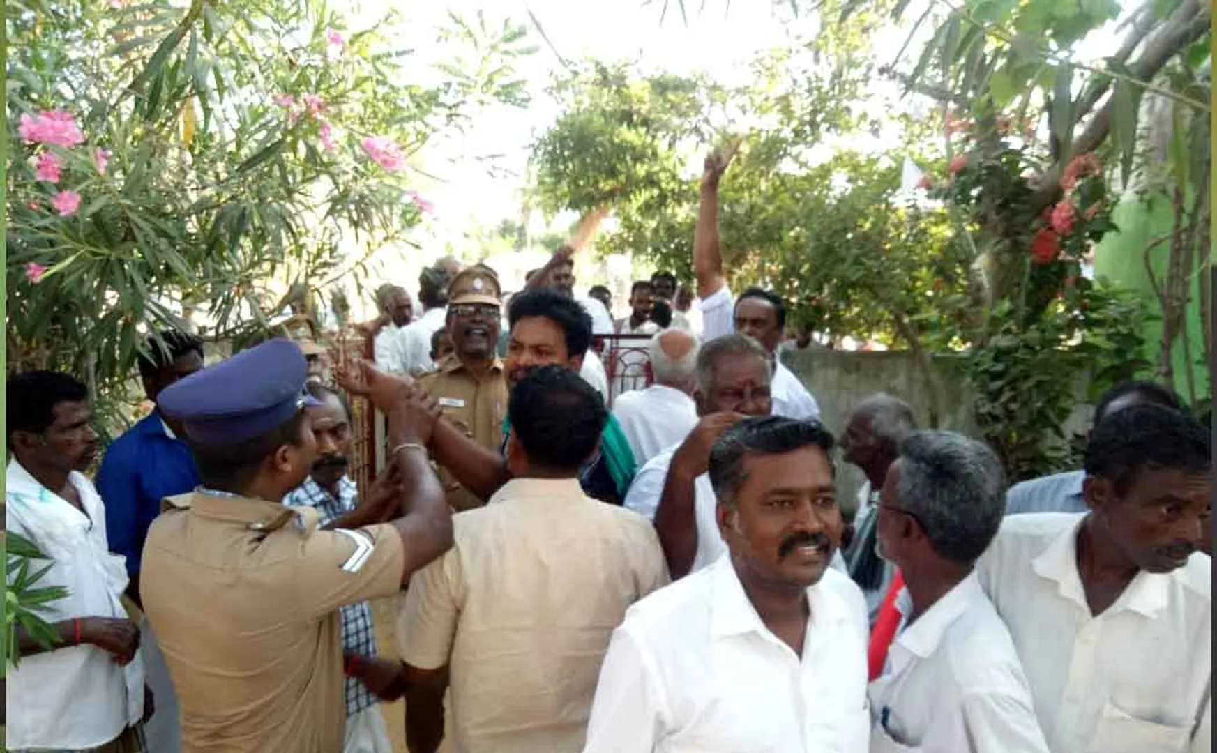 polling booth locked in aranthangi