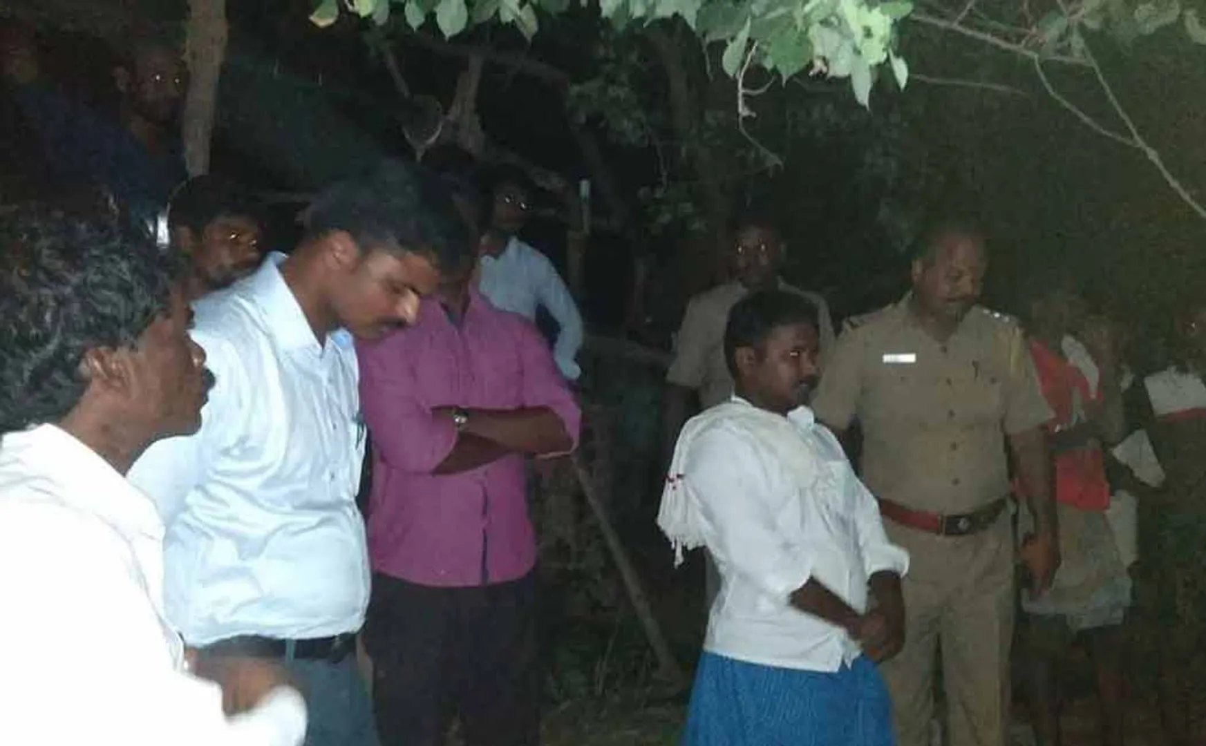 The crocodile pulled her husband in front of his wife near Chidambaram ... 
