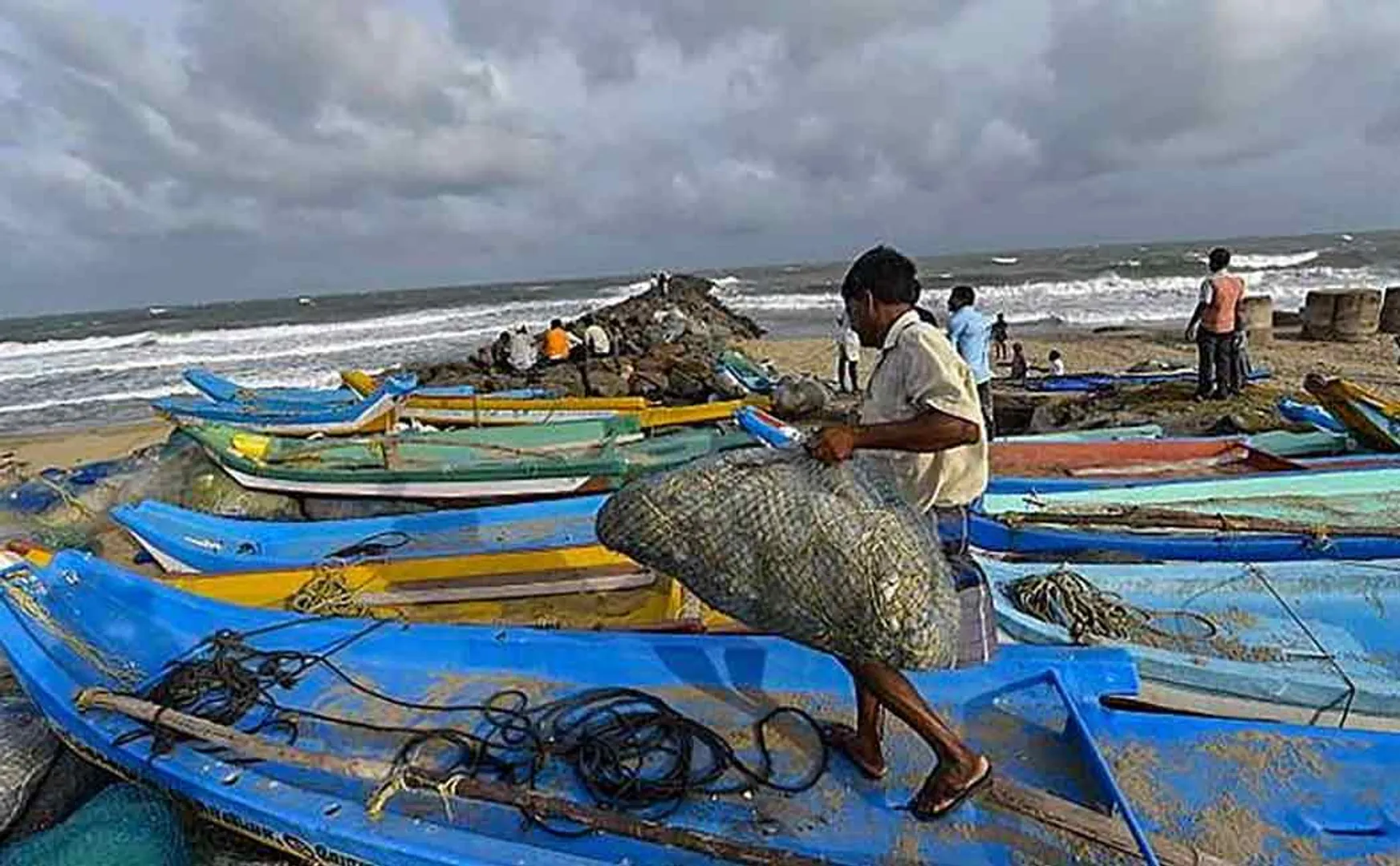 'Fani' storm and heavy rainfall; Fishermen do not want to go to sea